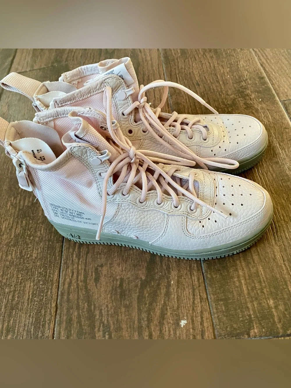 Women’s Nike SF Air Force 1 Mid sneakers - Light Pink